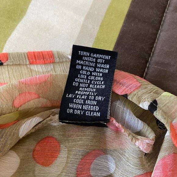 Sheer loose-fitting crop blouse with pearl buttons and waist tie - Picture 16 of 16